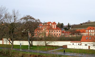 Trojský zámek od Vltavy