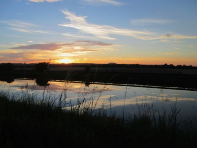 Víš kde má slunce postýlku? Přeci vedle nejkrásnější české hory, vedle Řípu.