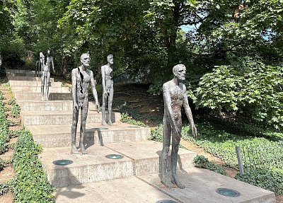 Pomník obětem komunismu *