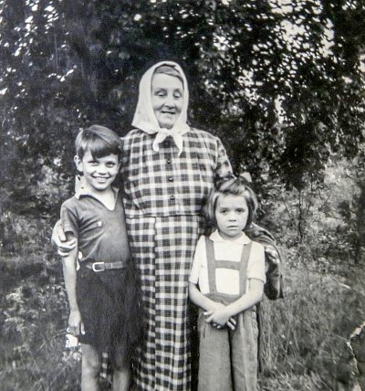 babička, já a Láďa