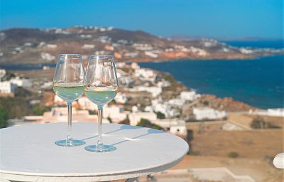 Jia mas! Aneb vše, co je dobré vědět o pití vína v Řecku