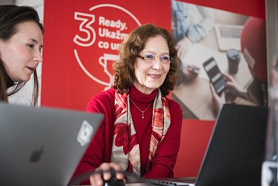 Nadace Vodafone spouští novou vzdělávací platformu pro seniory. Zapojit se může každý