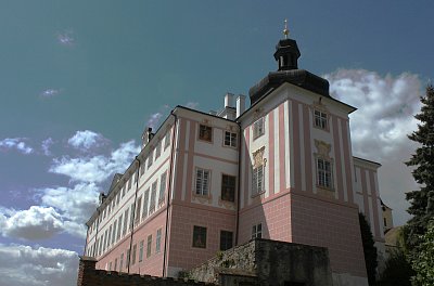 Zámek Kácov - barokní klenot Posázaví