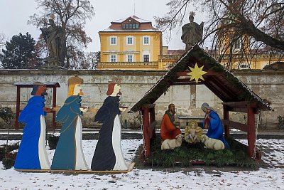 My tři králové jdeme k vám, štěstí zdraví vinšujem vám