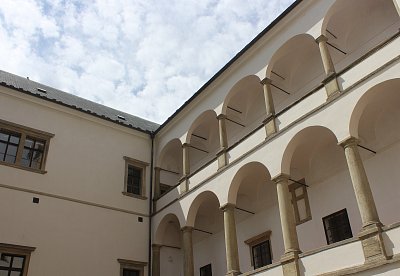 Nádvoří zámku