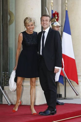 Macron5.jpg