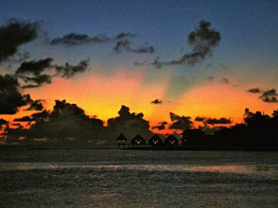 Když den šel spát..bohužel zrnění. Maledivy.