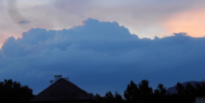 Něco se na nás žene