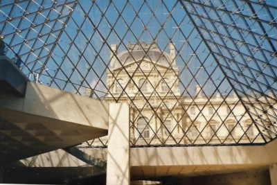 Louvre-pyramida