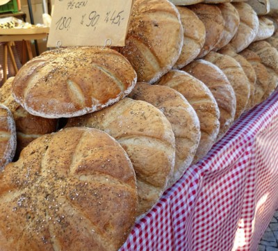 Chléb náš vezdejší...budiž pochválen*