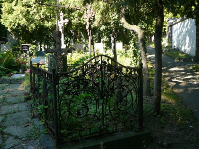 Hřbitov 8