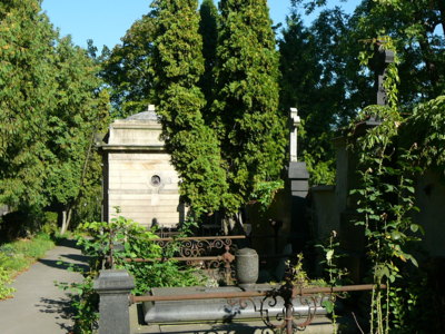 Hřbitov 21