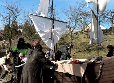 Připlula i plachetnice