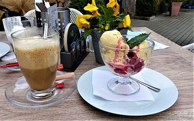 Horké maliny s vanilkovou zmrzlinou *