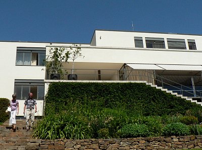 14. - Funkcionalistická vila Tugendhat od německého architekta Ludwiga van de Rohe.