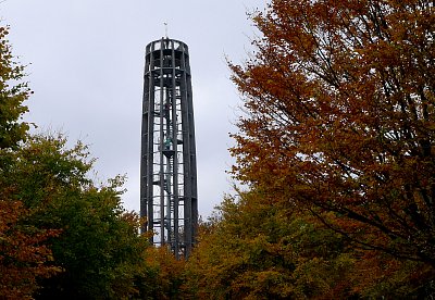 Rozhledna na Kelčském Javorníku (Hostýnské vrchy) ve výšce 864m, vysoká 35m, 156 schodů. Je vyrobena z pozinkované oceli. Otevřena byla v r. 2015
