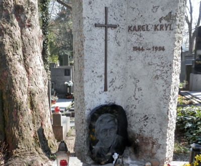 Odcházejí, ale jejich písně žijí dál