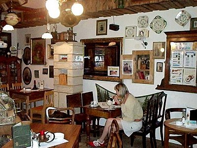 Zajímavá a velmi originální kombinace starožitnictví s kavárnou. Freistadt, Rakousko *