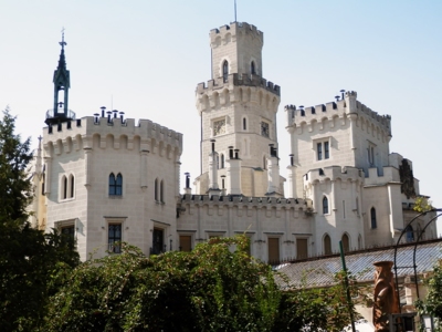 Hluboká z trochu nezvyklé strany