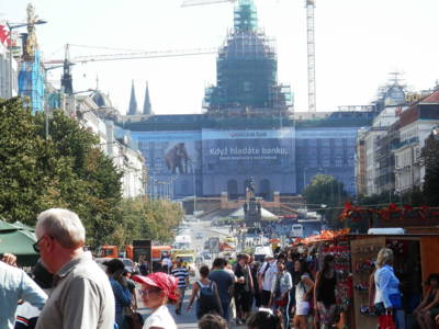 Promiňte, jsem tu dobře na Václaváku?