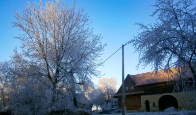 Krásná roubenka, bohužel sousedova.....