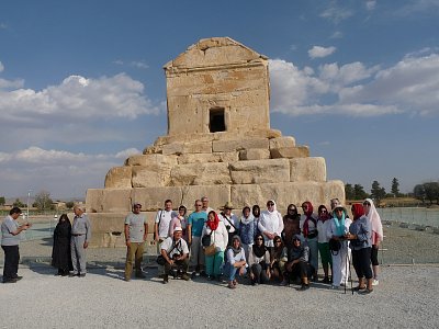 Pasargadae, hrobka zakladatele Perské říše Kyra Velikého.JPG