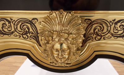 Kousek stolu- na zámku