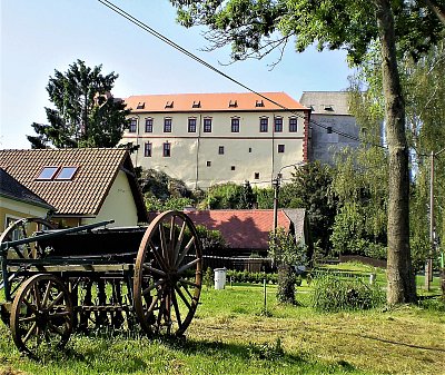 Pod hradem Kámen   *