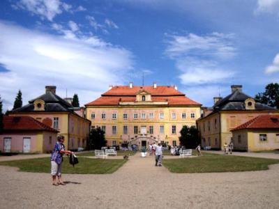 Poznáte zámek Krásný Dvůr?