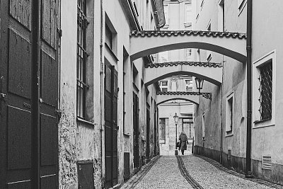 Prampouchy v Průchodní uličce *