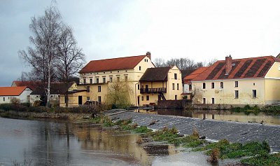 Roučků mlýn v Putimi na řece Blanici