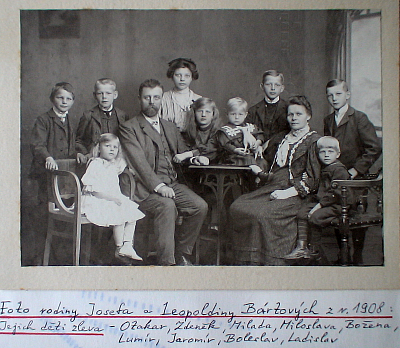 Rodina Josefa a Leopoldiny Bártových z r. 1908