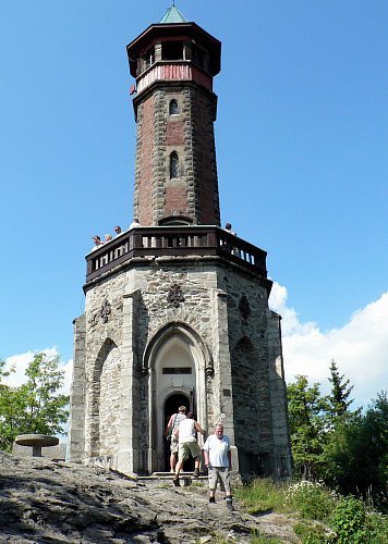Kamenná rozhledna Štěpánka je nejstarší rozhlednou Jizerských hor. Stojí na vrchu Hvězda - 959m, vysoká je 24m, otevřena byla v r. 1892