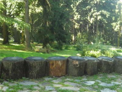 Posadťe se prosím...