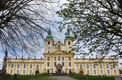 Z Hluboček Mariánským údolím na Svatý Kopeček u Olomouce