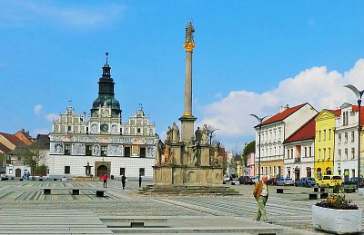 Morový sloup a renesančná radnica - Stříbro