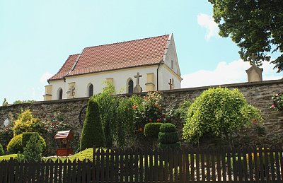 Zahrádka u hřbitova