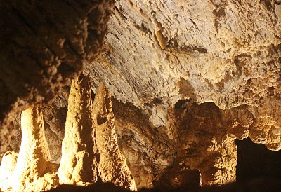 Tři stalagmity