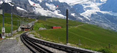 Vláček v Alpách - oblast Jungfrau