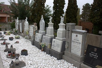 Hřbitov v Rakvicích