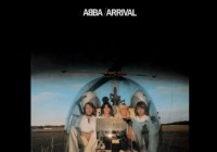Celá skupina ABBA ve vrtulníkun z alba Arrival