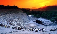 Zachovalé divadlo - Epidauros