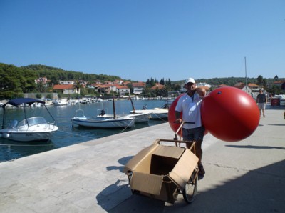 Nevíte, prosím, kudy do Brandejsa?...)