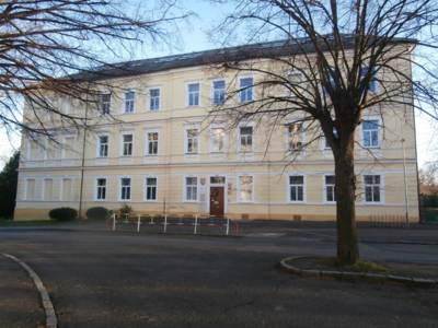 Budova gymnázia.