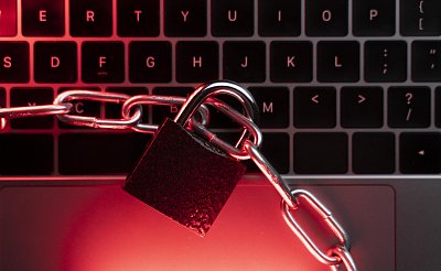 Banky zachránily svým klientům 7,5 miliardy korun, průměrná škoda na klienta stoupla na 21 903 Kč