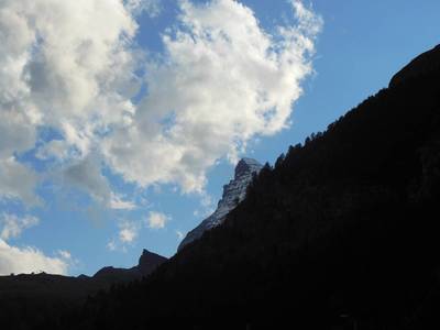 Pohled z Zermattu na Matterhorn