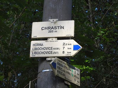 dscn3820-chrastin-rozcestnik.jpg