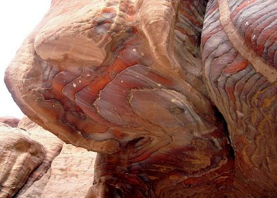 Petra, barevná nádhera pískovcových skal.