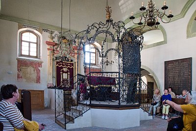 holesov-synagoga.jpg