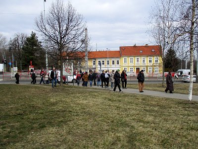 CAPáci vyrážejí po výstupu z tramvaje do Ladronky